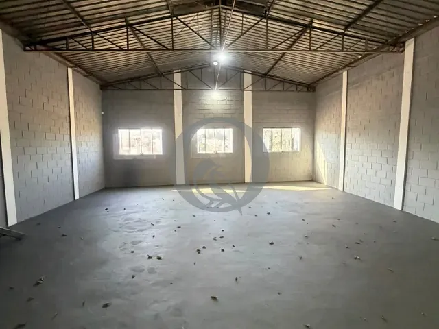 Galpão / Barracão à venda ou para alugar, no bairro Vila Ema em São Paulo