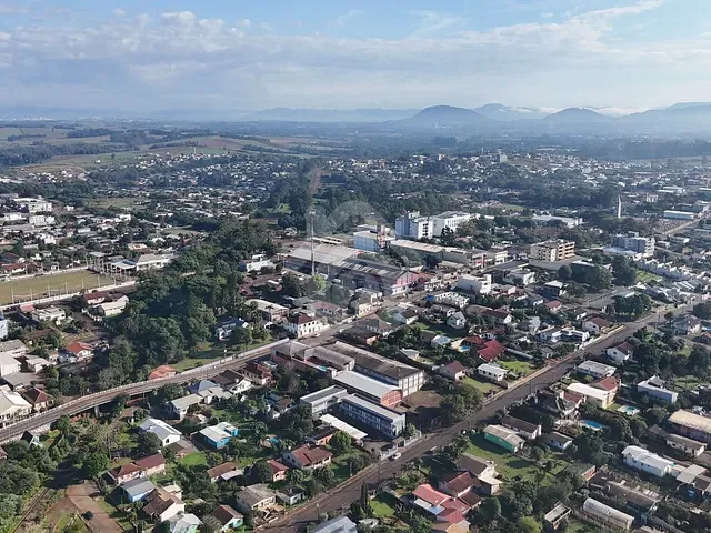 Galpão / Barracão com 543m², para alugar, no bairro Canabarro em Teutônia