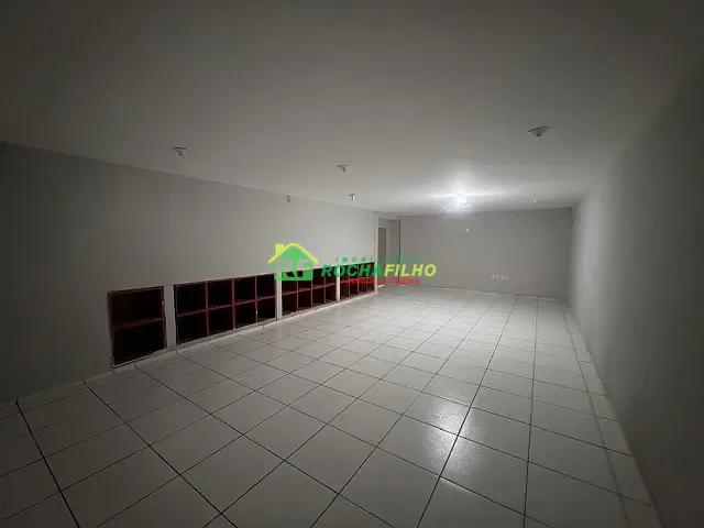 Galpão / Barracão com 5588m² 8 quartos e 4 banheiros, para alugar, no bairro Tabuleta em Teresina