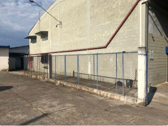 Foto do Galpão / Barracão - Galpão para alugar, 1060 m² por R$ 16.000,00/mês - Chácaras Reunidas - São José dos Campos/SP | RUSSI IMÓVEIS