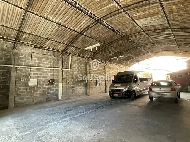 Galpão / Barracão com 360m², para alugar, no bairro São Lourenço em Niterói