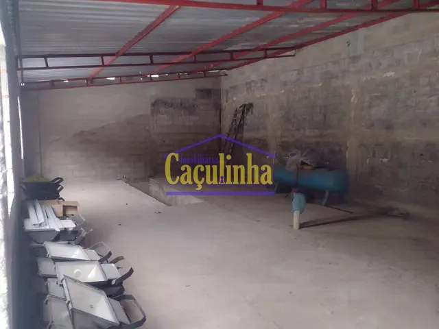 Galpão / Barracão com 330m², para alugar, no bairro Parque Santana em Barra do Piraí