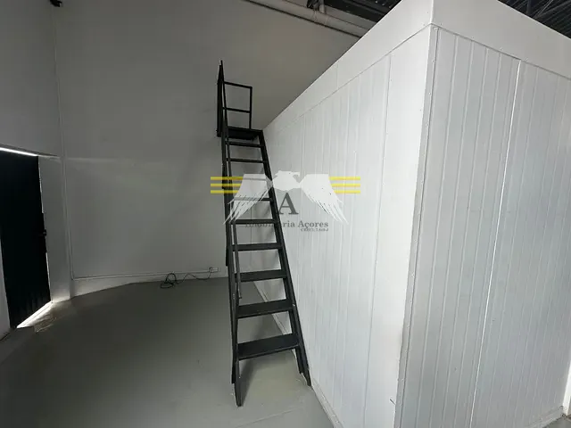 Galpão / Barracão com 190m², para alugar, no bairro Vila Marieta em São Paulo