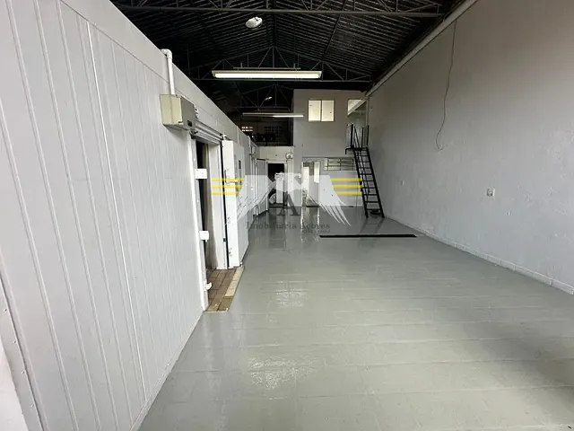 Galpão / Barracão com 190m², para alugar, no bairro Vila Marieta em São Paulo