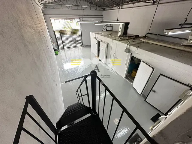 Galpão / Barracão com 190m², para alugar, no bairro Vila Marieta em São Paulo