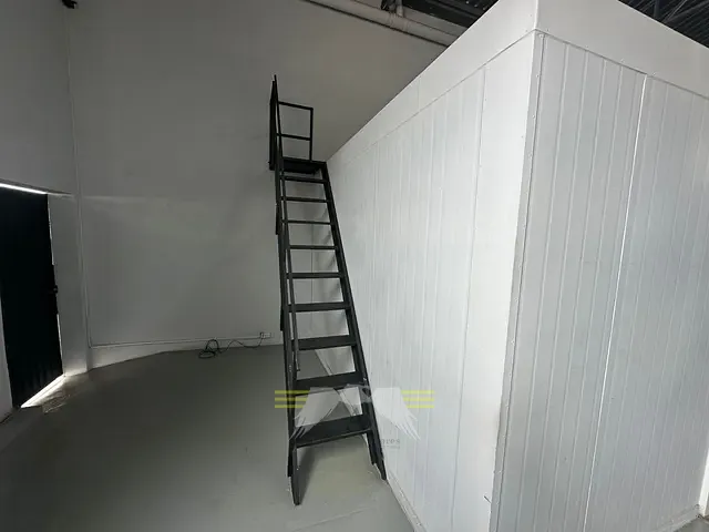 Galpão / Barracão com 190m², para alugar, no bairro Vila Marieta em São Paulo