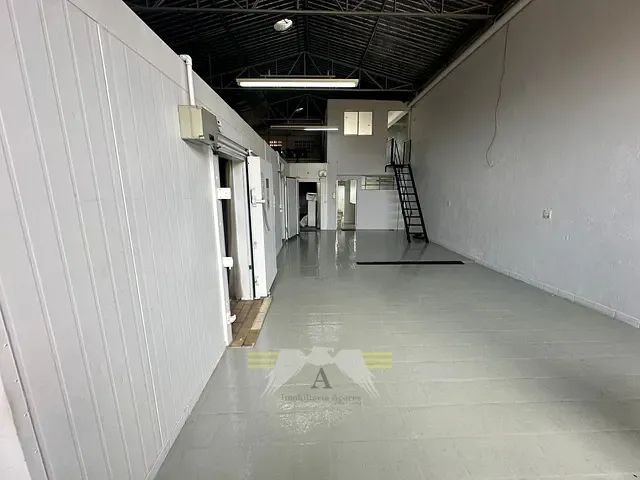 Galpão / Barracão com 190m², para alugar, no bairro Vila Marieta em São Paulo