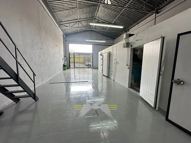 Galpão / Barracão com 190m², para alugar, no bairro Vila Marieta em São Paulo