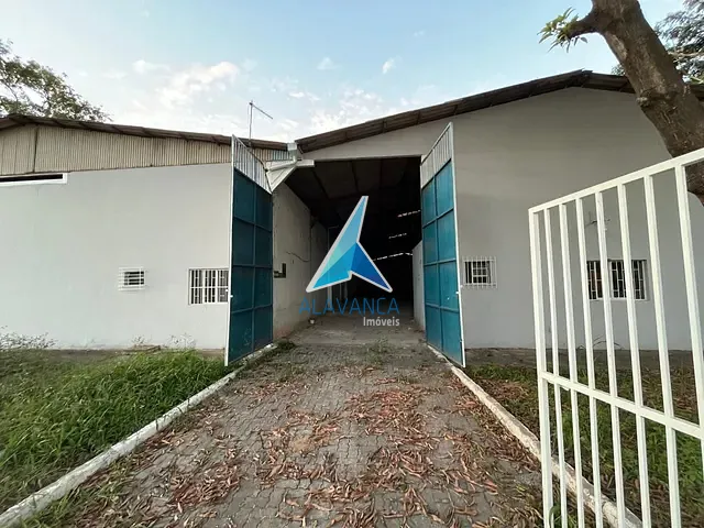 Galpão / Barracão com 653m², para alugar, no bairro Distrito Industrial em Governador Valadares