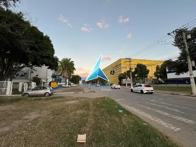 Galpão / Barracão com 653m², para alugar, no bairro Distrito Industrial em Governador Valadares