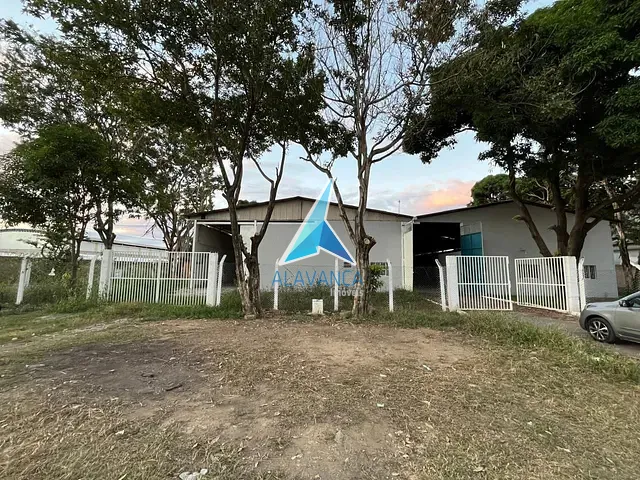 Galpão / Barracão com 653m², para alugar, no bairro Distrito Industrial em Governador Valadares