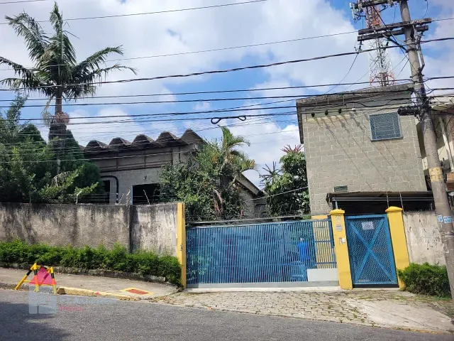 Galpão / Barracão com 3043m², à venda, no bairro Vila Camilópolis em Santo André