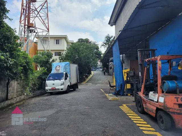 Galpão / Barracão com 3043m², à venda, no bairro Vila Camilópolis em Santo André