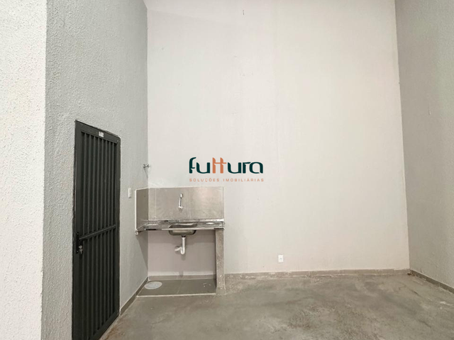 Galpão / Barracão com 360m², para alugar, no bairro Vila Boa Sorte em Goiânia