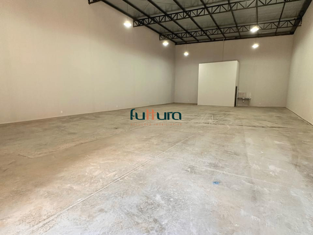 Galpão / Barracão com 360m², para alugar, no bairro Vila Boa Sorte em Goiânia