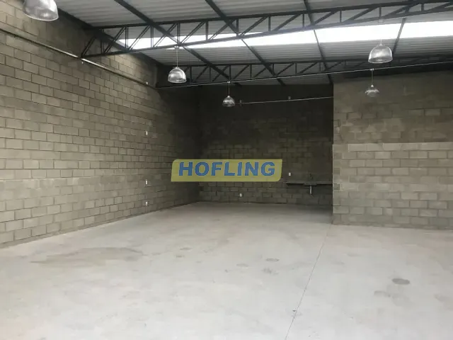 Galpão / Barracão com 130m², para alugar, no bairro Parque Mãe Preta em Rio Claro