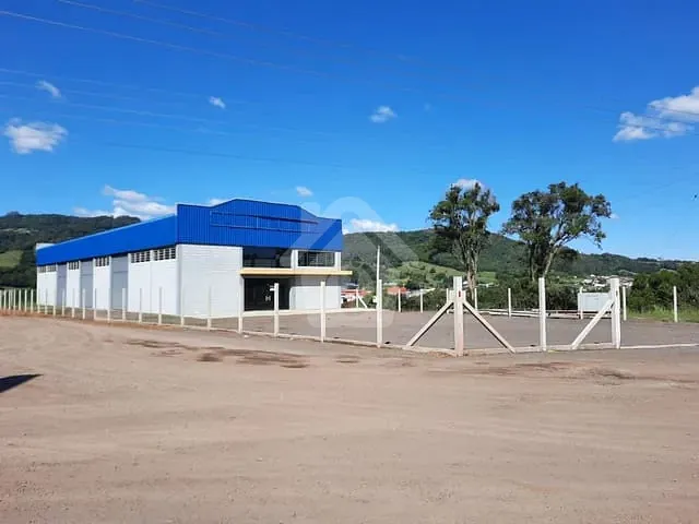 Galpão / Barracão com 700m², à venda, no bairro Germânia em Westfalia