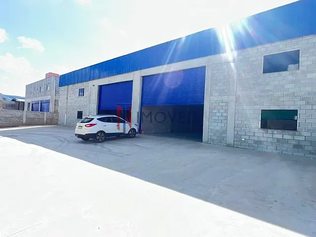 Galpão / Barracão com 594m², para alugar, no bairro Centro em Bom Jesus dos Perdões
