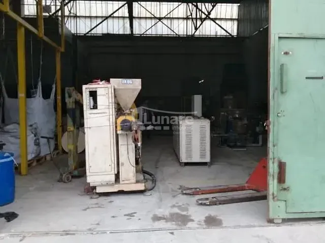 Galpão / Barracão com 1050m², para alugar, no bairro Vila Monte Sion em Suzano