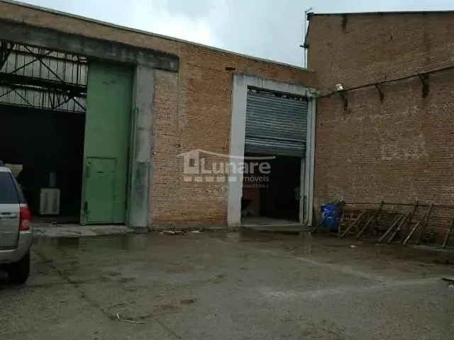 Galpão / Barracão com 1050m², para alugar, no bairro Vila Monte Sion em Suzano