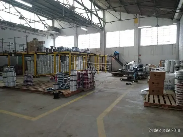 Galpão / Barracão com 1050m², para alugar, no bairro Vila Monte Sion em Suzano
