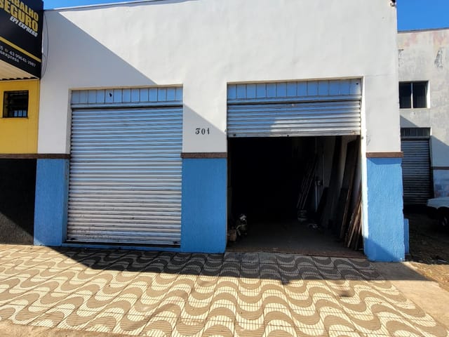 Foto do Galpão / Barracão - BARRACÃO DE 120m² PARA VENDA OU LOCAÇÃO PRÓXIMOA PRAÇA MAUA | J. Mareze Imóveis Ltda