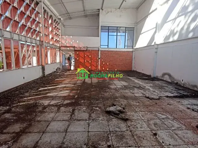 Galpão / Barracão com 300m², à venda ou para alugar, no bairro Vermelha em Teresina