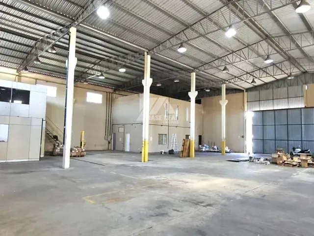 Galpão / Barracão com 800m², à venda ou para alugar, no bairro Colônia Dona Luíza em Ponta Grossa