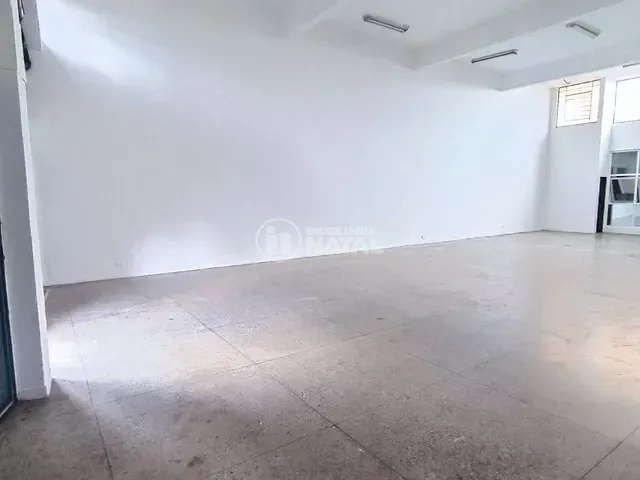 Galpão / Barracão com 200m², para alugar, no bairro shangrilá em Londrina