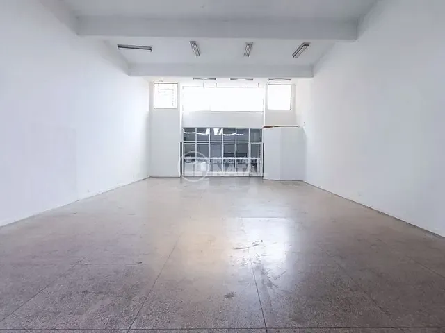 Galpão / Barracão com 200m², para alugar, no bairro shangrilá em Londrina