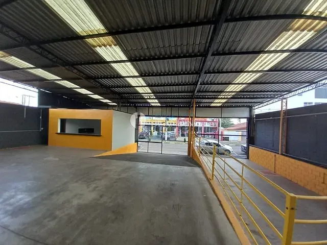 Galpão / Barracão com 500m², para alugar, no bairro Centro em Artur Nogueira