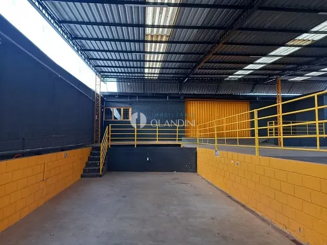 Galpão / Barracão com 500m², para alugar, no bairro Centro em Artur Nogueira