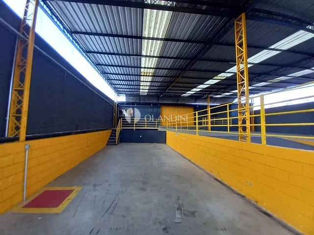 Galpão / Barracão com 500m², para alugar, no bairro Centro em Artur Nogueira