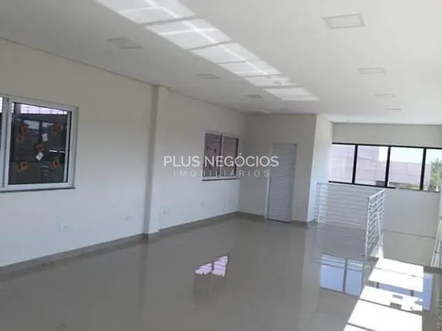 Galpão / Barracão com 1221m², para alugar, no bairro Iporanga em Sorocaba
