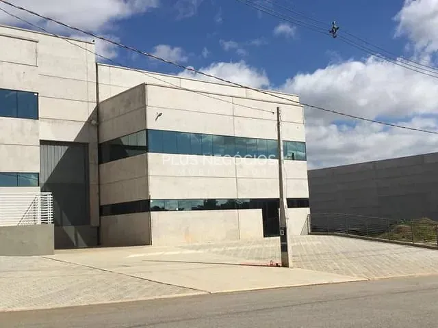 Galpão / Barracão com 1221m², para alugar, no bairro Iporanga em Sorocaba