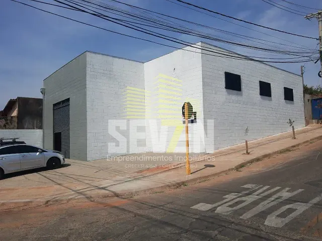Galpão / Barracão com 322m², à venda ou para alugar, no bairro Parque Roosevelt em Bauru