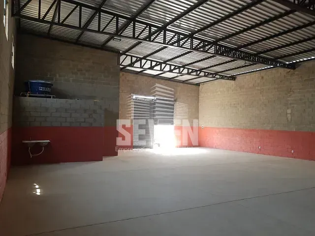 Galpão / Barracão com 322m², à venda ou para alugar, no bairro Parque Roosevelt em Bauru