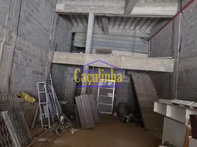 Galpão / Barracão com 962m², para alugar, no bairro Matadouro em Barra do Piraí
