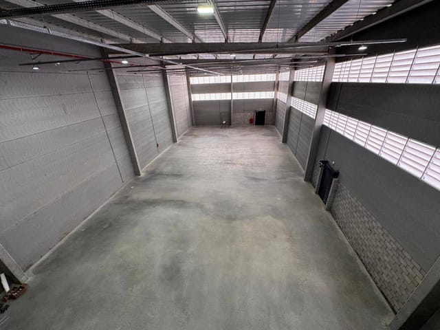 Galpão / Barracão com 1217m², para alugar, no bairro Jardim Nova Europa em Hortolândia