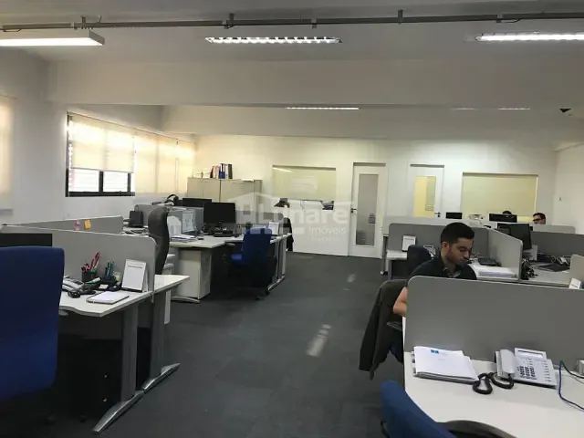 Galpão / Barracão com 2300m², para alugar, no bairro Várzea da Barra Funda em São Paulo