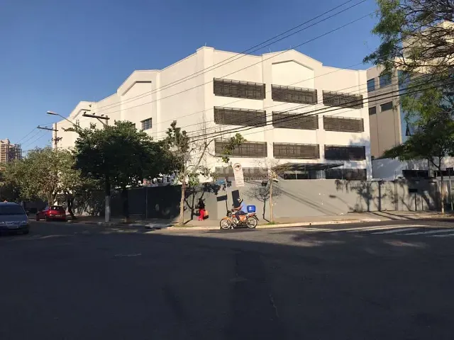 Galpão / Barracão com 2300m², para alugar, no bairro Várzea da Barra Funda em São Paulo