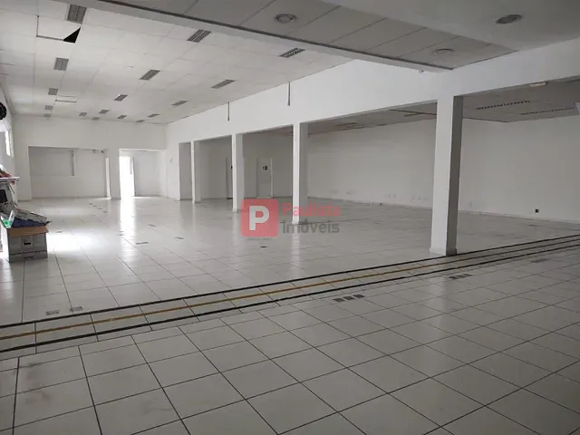 Galpão / Barracão com 1305m², para alugar, no bairro Santo Amaro em São Paulo