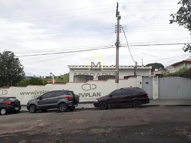Galpão / Barracão com 1758m², à venda, no bairro Parque do Convento em Guaxupé