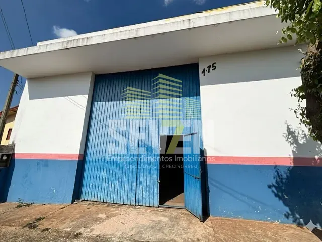 Galpão / Barracão com 396m², para alugar, no bairro Núcleo Residencial Presidente Geisel em Bauru