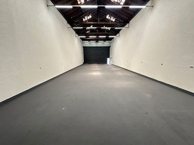Foto do Galpão / Barracão - ⚡ Galpão de 300m² com Força Trifásica e Pé-Direito de 7m no Belém! Fácil Acesso à Salim Farah Maluf 📍 | Organização Imobiliária Açores