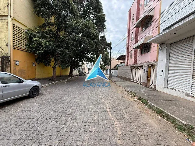 Galpão / Barracão com 286m², para alugar, no bairro Nossa Senhora das Graças em Governador Valadares