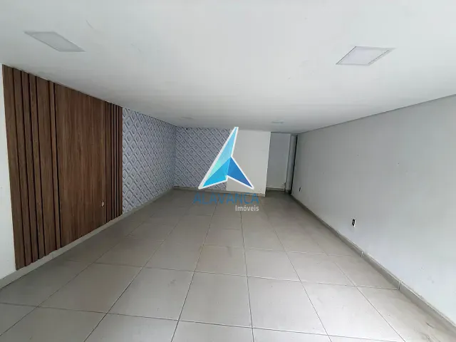 Galpão / Barracão com 286m², para alugar, no bairro Nossa Senhora das Graças em Governador Valadares