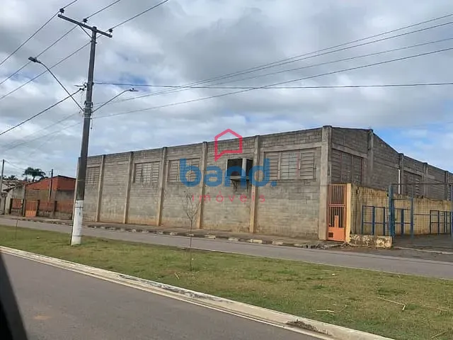 Galpão / Barracão com 1004m², à venda, no bairro Avecuia em Porto Feliz