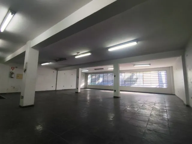 Galpão / Barracão com 2200m², à venda ou para alugar, no bairro Cambuci em São Paulo
