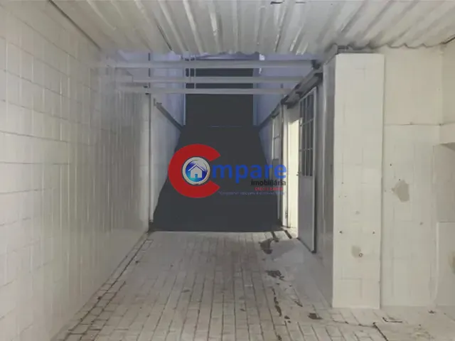 Galpão / Barracão com 310m², à venda, no bairro Vila Antonieta em Guarulhos